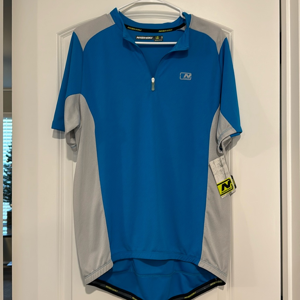 Men’s Bike Shirt With Water Bottle Holder.
